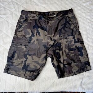 Levi Strauss & Co Shorts Mens Size 40 Green Camouflage  Cargo Utility Y2K